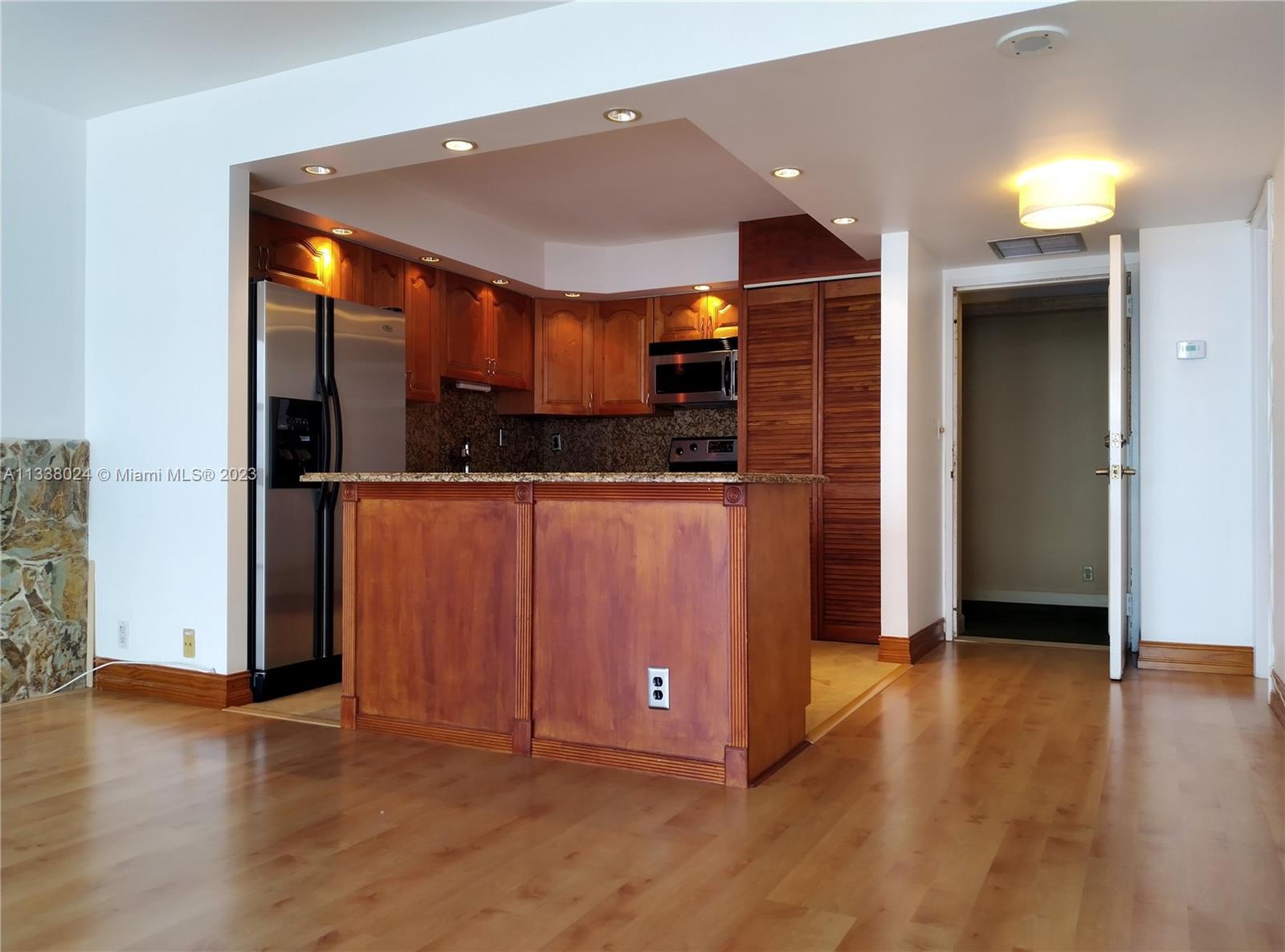 BRICKELL PLACE CONDO - Residential