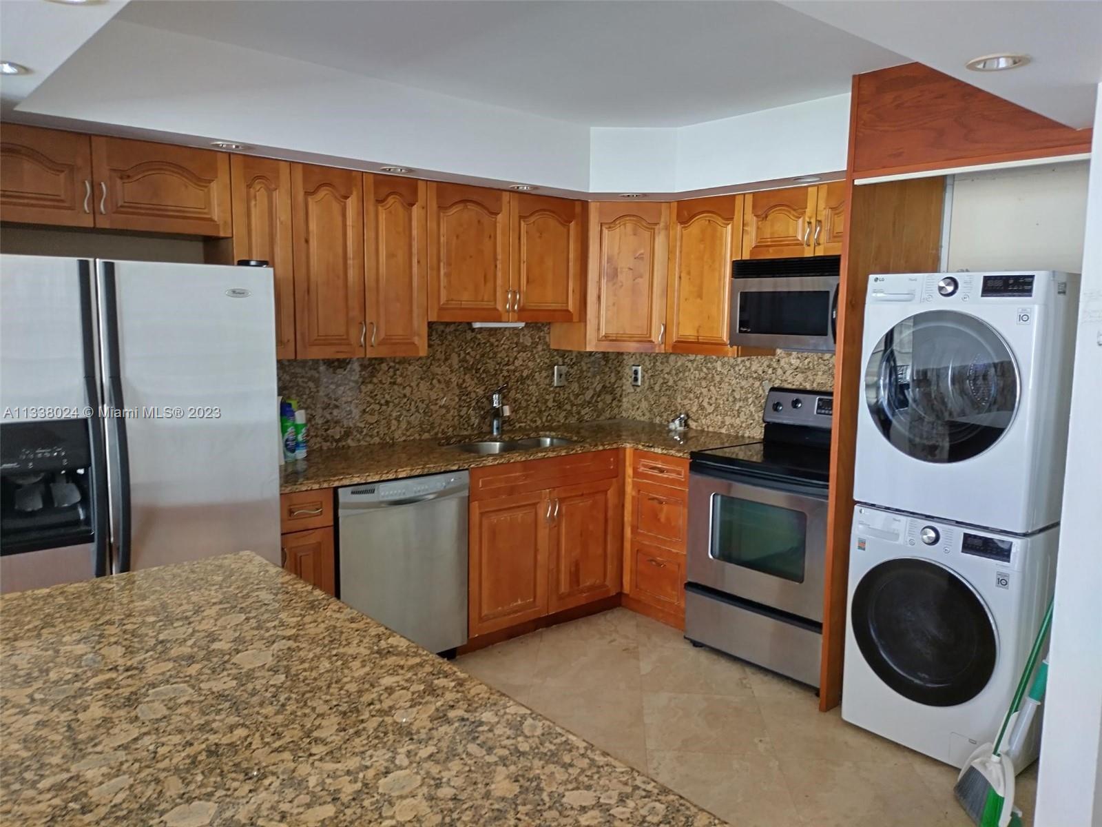 BRICKELL PLACE CONDO - Residential