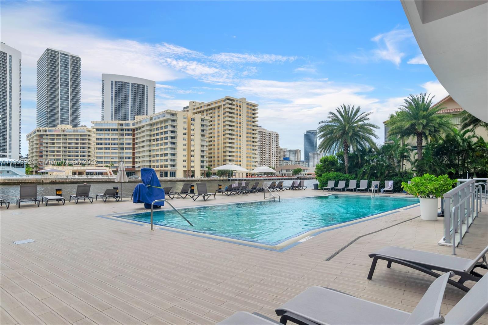 BEACHWALK CONDOMINIUM - Residential