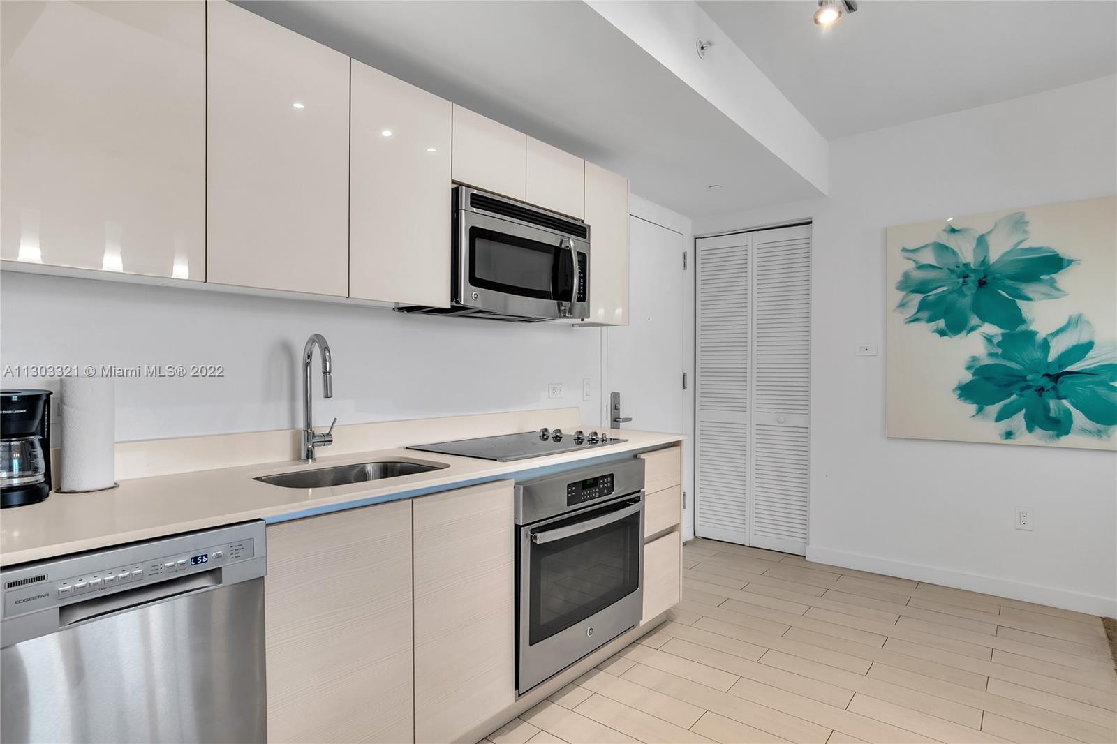 BEACHWALK CONDOMINIUM - Residential