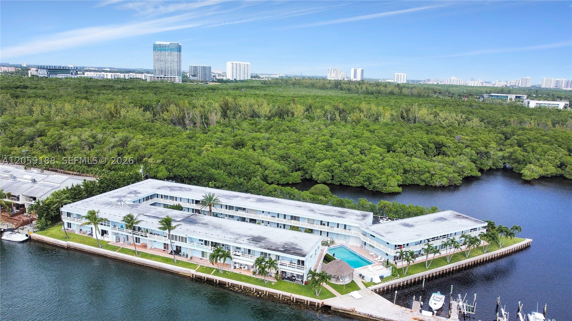 2700 NE 135th St 12, North Miami FL 33181