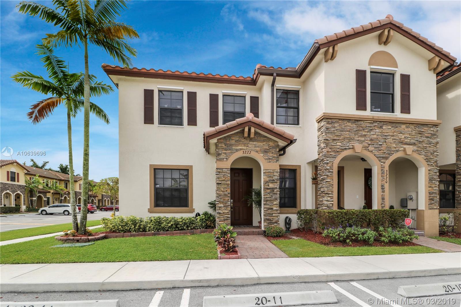 Fantastic opportunity to own this well-maintained 2/2.5 corner townhouse located in the Martinique community in Isles at Oasis. This beautiful home features tile in living area and wood laminate in the bedrooms. Modern eat-in kitchen with wood cabinets, stainless steel appliances, and recessed lighting. This gated community is complete with a clubhouse, swimming pool, and gym. A must see to appreciate. Call for a showing today.