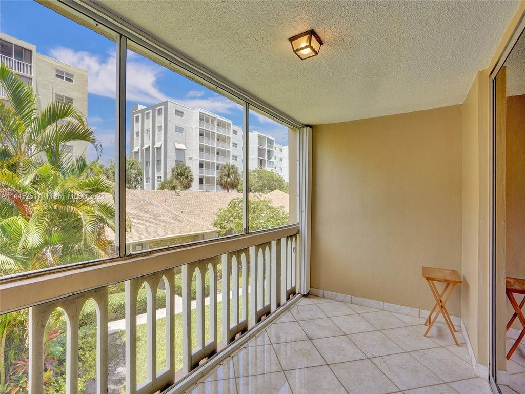 Photo of 610 NE 12th Ave #207, Hallandale Beach, FL 33009 (MLS # A11445251)