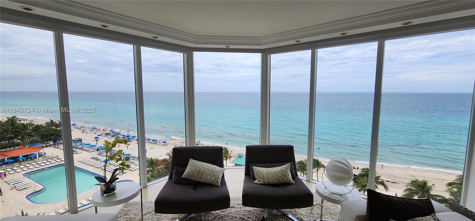 19111 Collins Ave 701