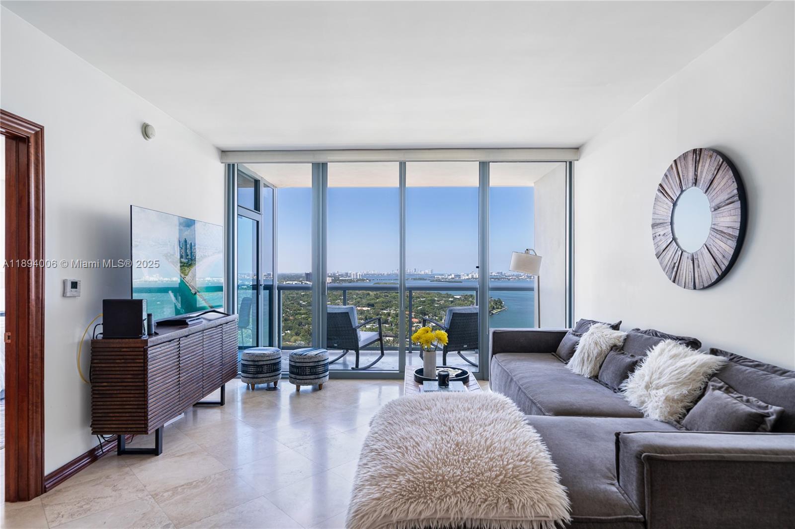 BLUE CONDO - Residential Lease