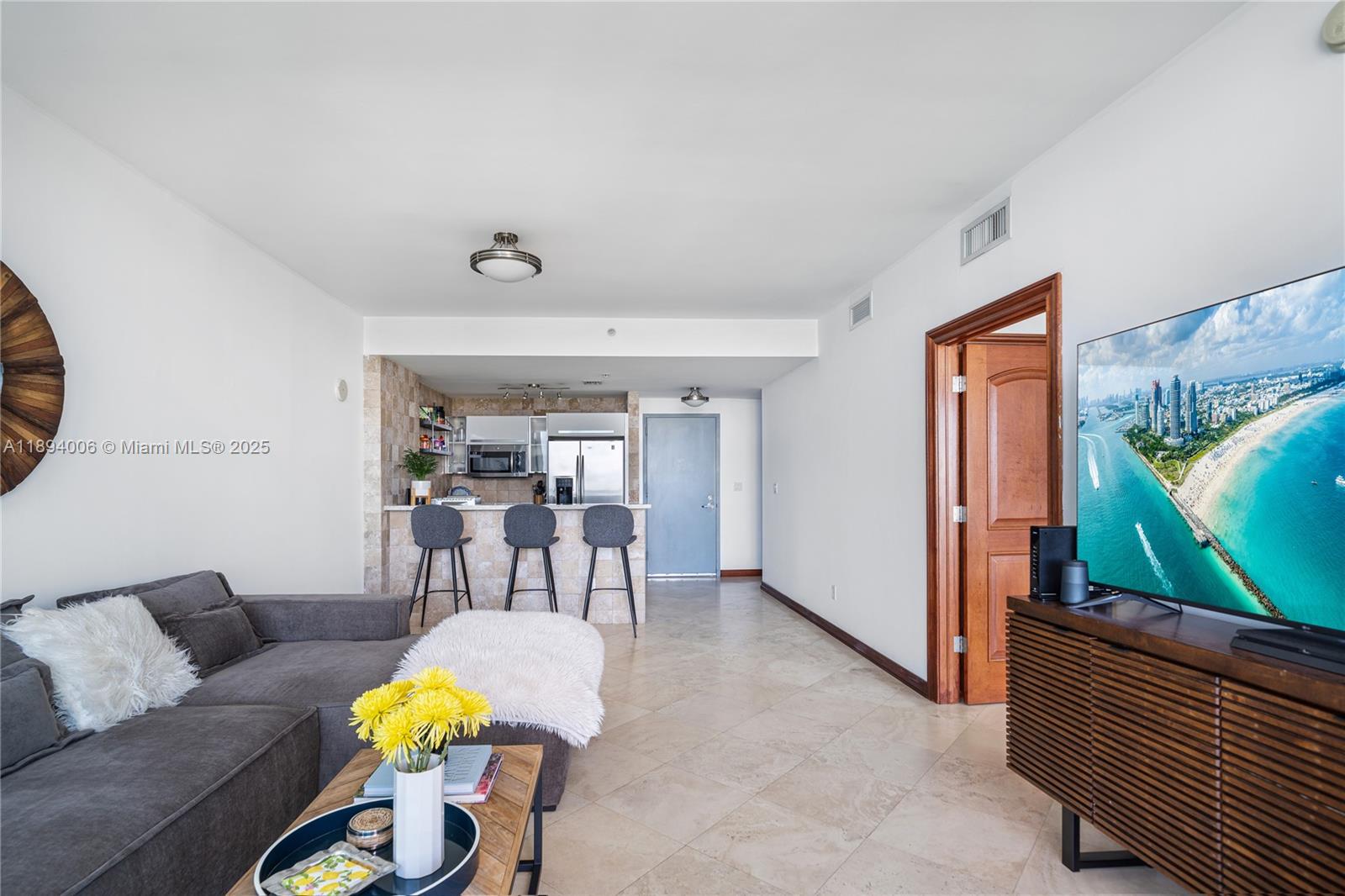 BLUE CONDO - Residential Lease