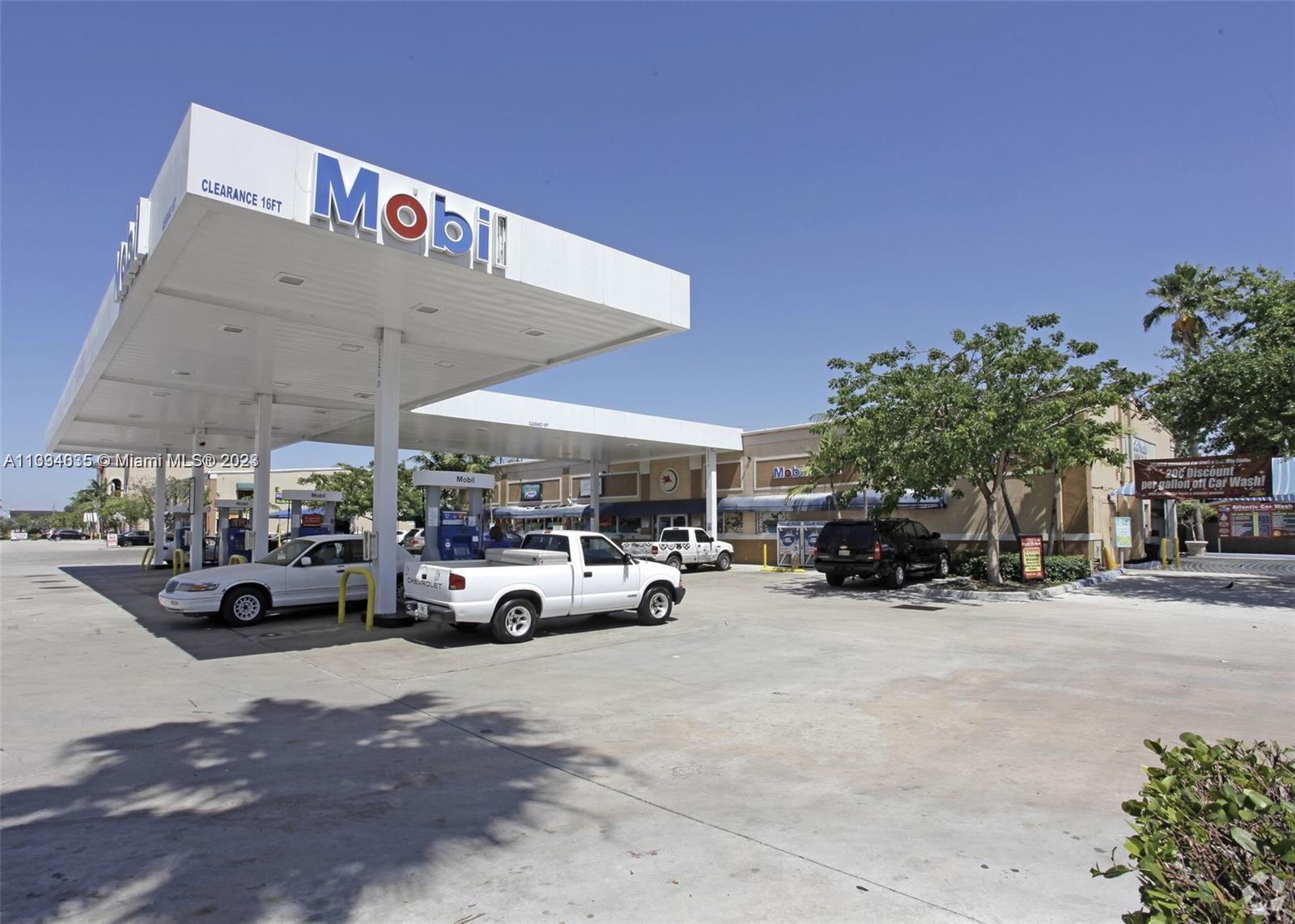 GREAT BUSINESS OPPORTUNITY. !!MOBILE GAS STATION!! SOLD WITH BUILDING AND LAND, COMFORT STORE CAR WASH, RESTAURANT, EXCELLENT FOR INVESTORS, EXCELLENT LOCATION, WITH GREAT VEHICLE TRAFFIC DAILY, MOTIVATED SELLER