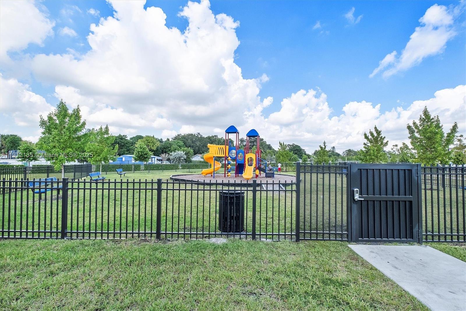 GOLF ESTS 1ST ADDN - Residential