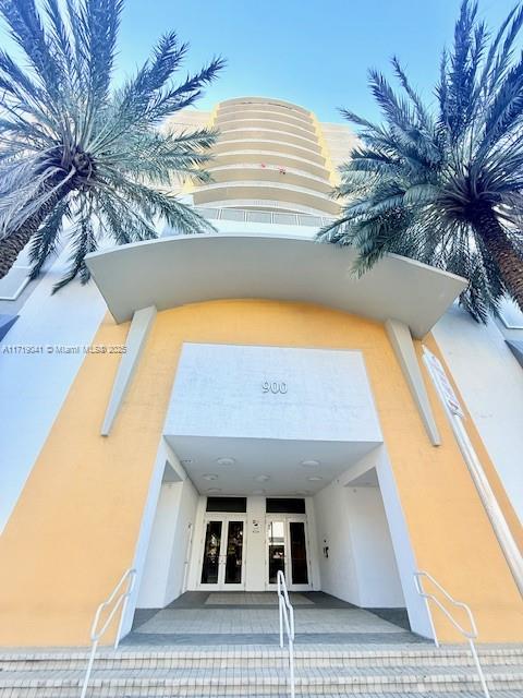 Rental Property at 900 Sw 8th St 609, Miami, Broward County, Florida - Bedrooms: 2 
Bathrooms: 2  - $2,800 MO.