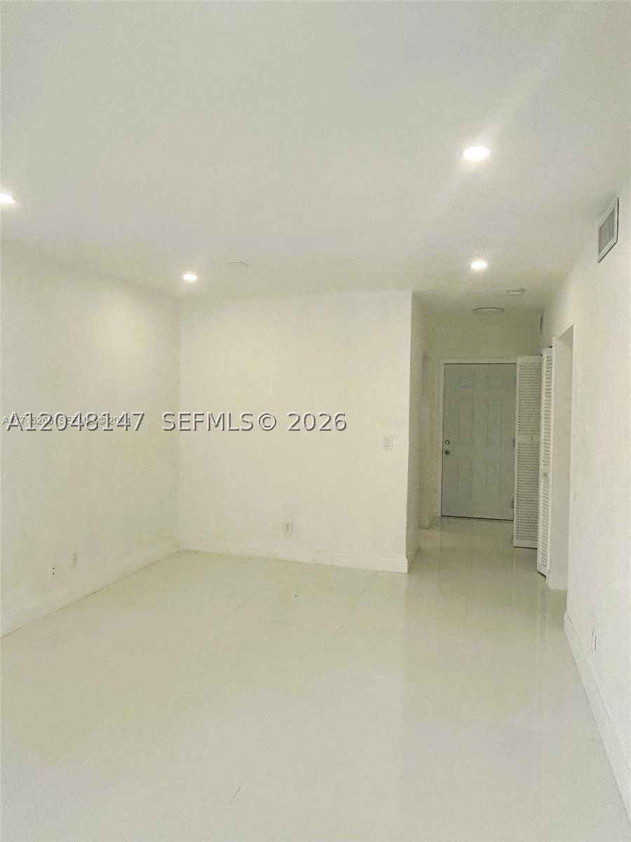13987 NE 2nd Ave 8-2-3