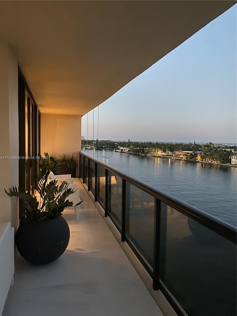 TURNBERRY ISLE SOUTH COND - Residential