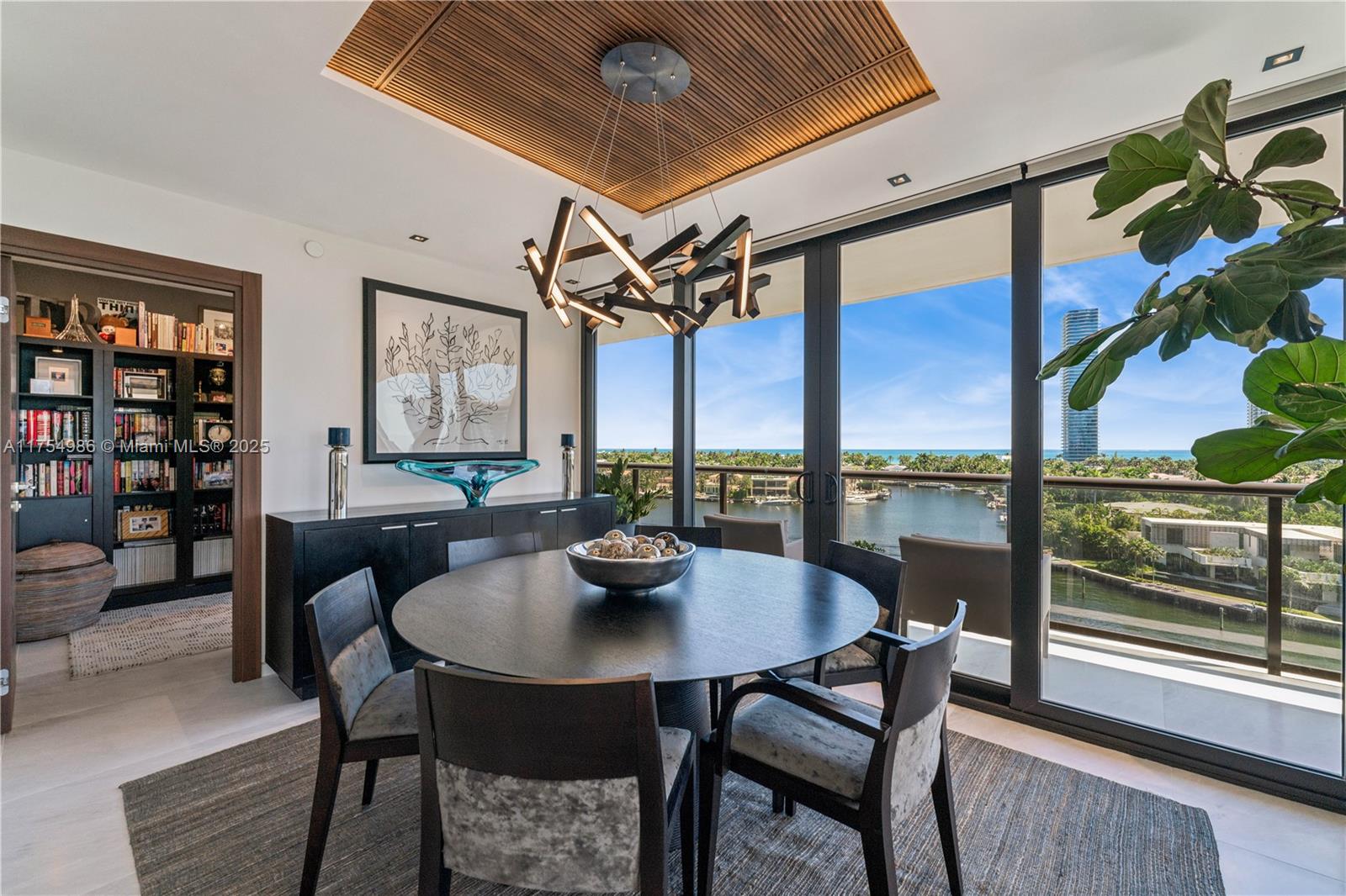 TURNBERRY ISLE SOUTH COND - Residential