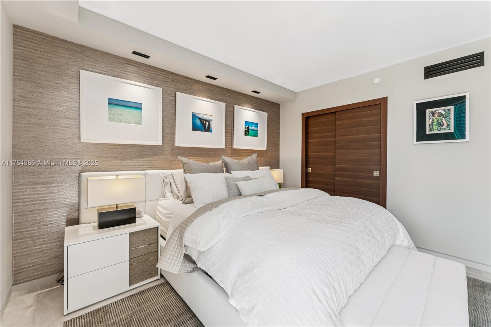 TURNBERRY ISLE SOUTH COND - Residential