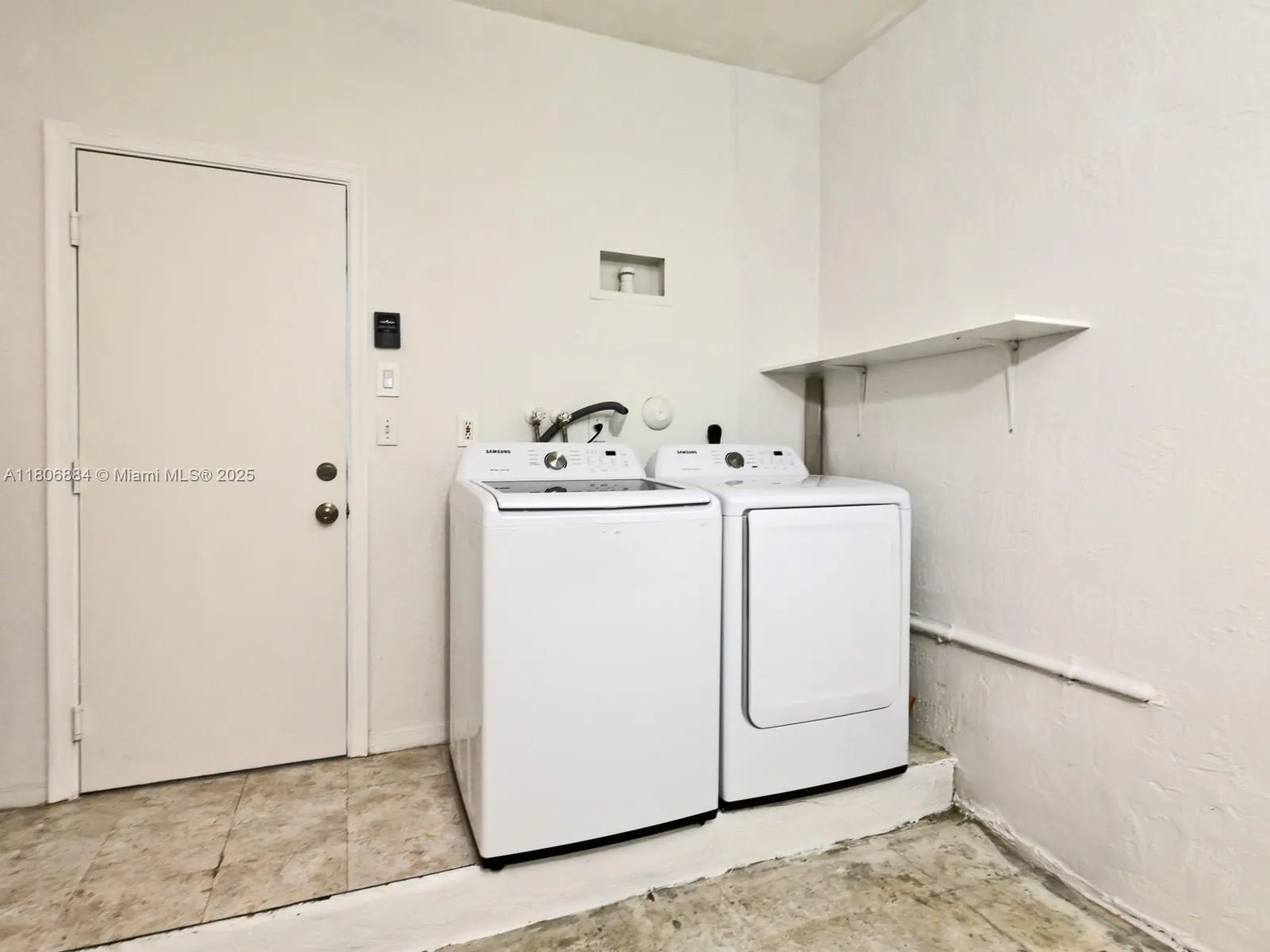 Weston, Florida 33327, United States, 2 Bedrooms Bedrooms, ,3 BathroomsBathrooms,Residential,Active,136099