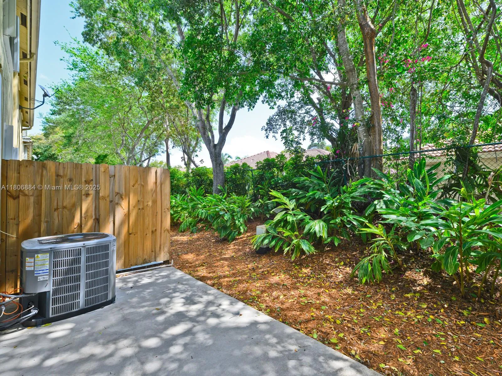 Weston, Florida 33327, United States, 2 Bedrooms Bedrooms, ,3 BathroomsBathrooms,Residential,Active,136099