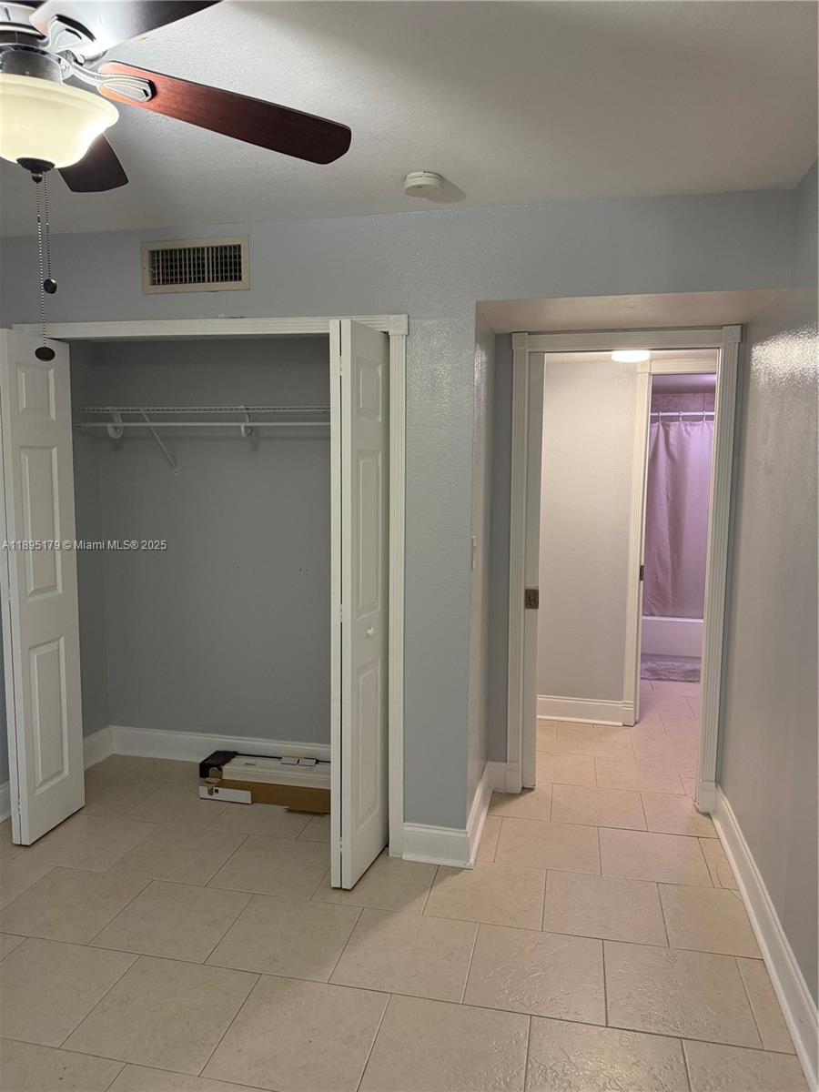 THE COURTS AT KENDALL CON - Residential Lease
