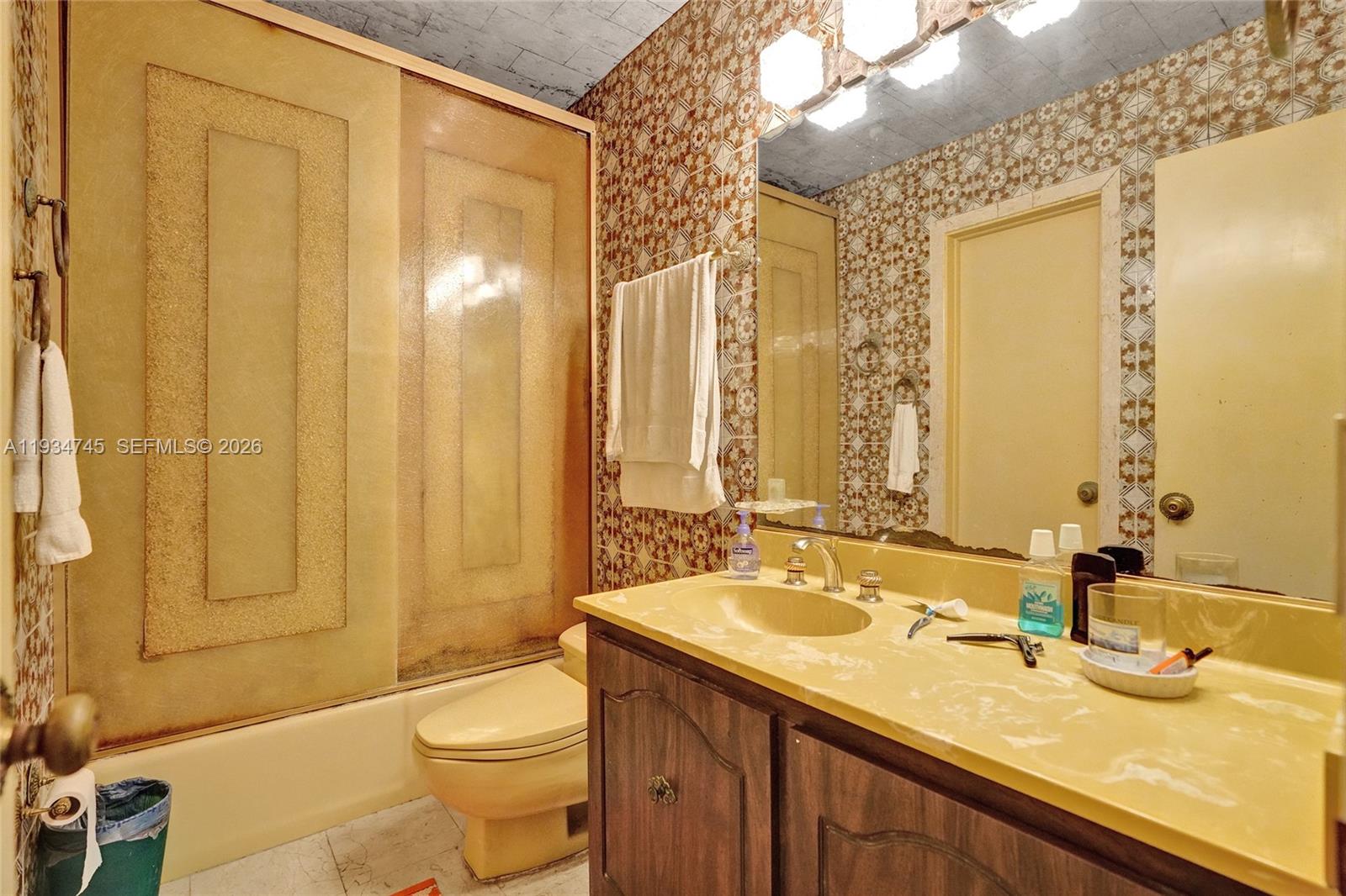 HIALEAH 5TH ADDN REV PL - Residential