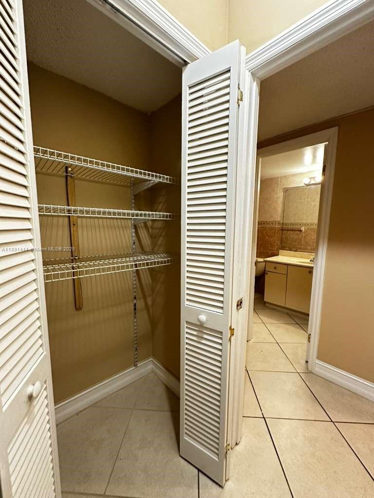 ISLAND PLACE AT NORTH BAY - Residential Lease