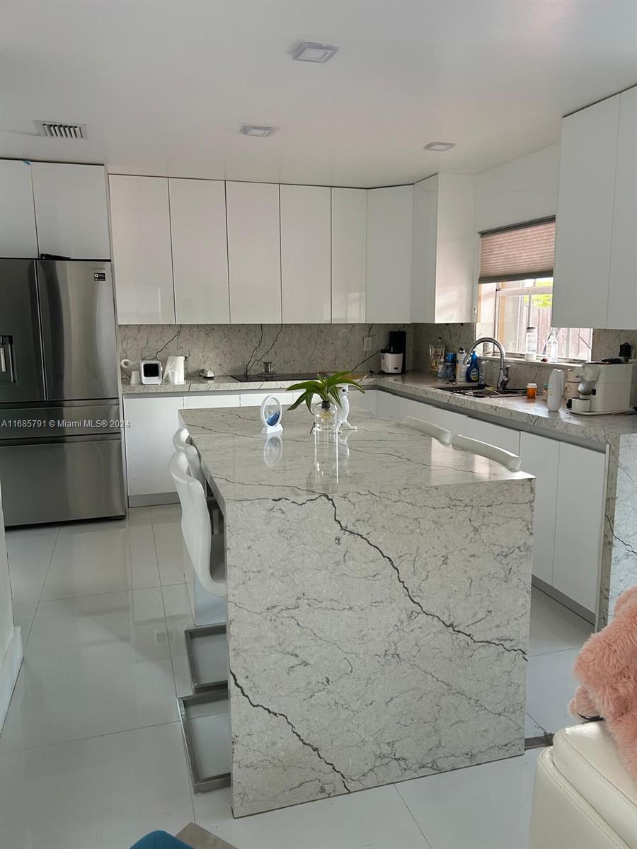 FOREST LAKES HOMES - Residential Lease