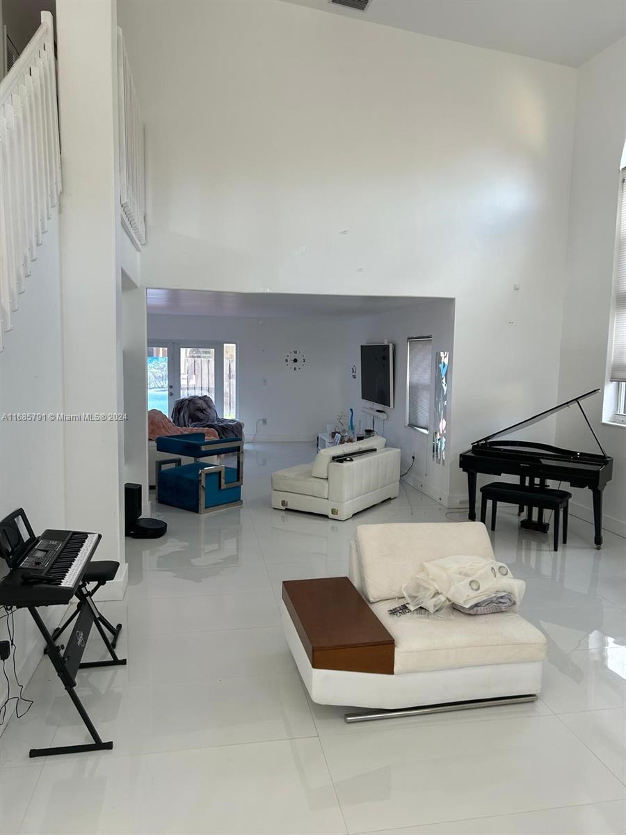 FOREST LAKES HOMES - Residential Lease