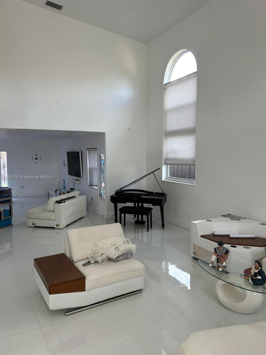 FOREST LAKES HOMES - Residential Lease