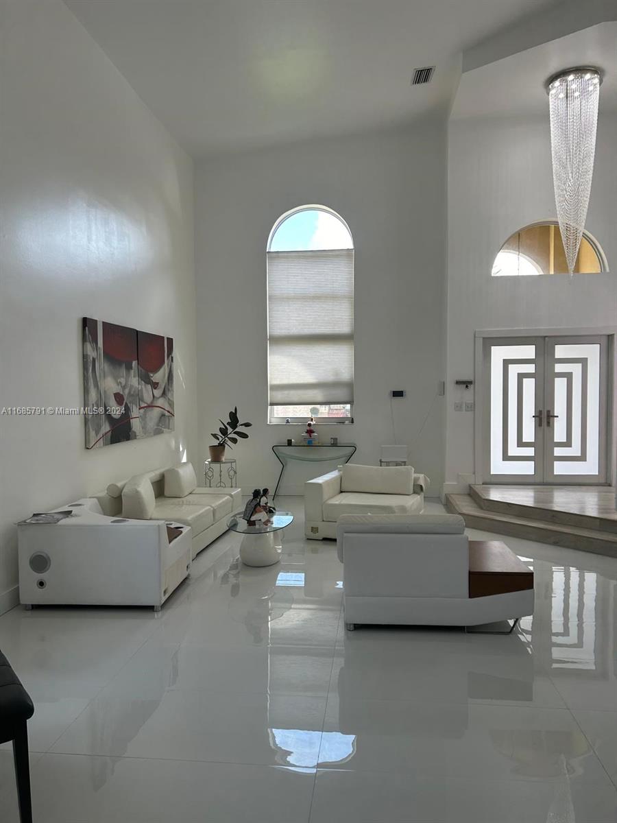 FOREST LAKES HOMES - Residential Lease