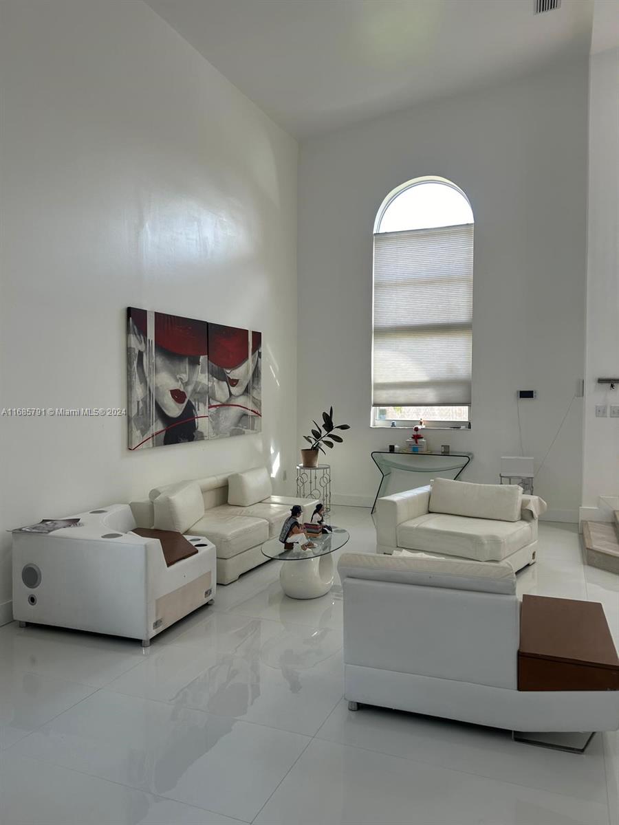 FOREST LAKES HOMES - Residential Lease
