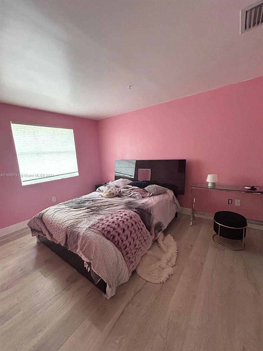 FOREST LAKES HOMES - Residential Lease