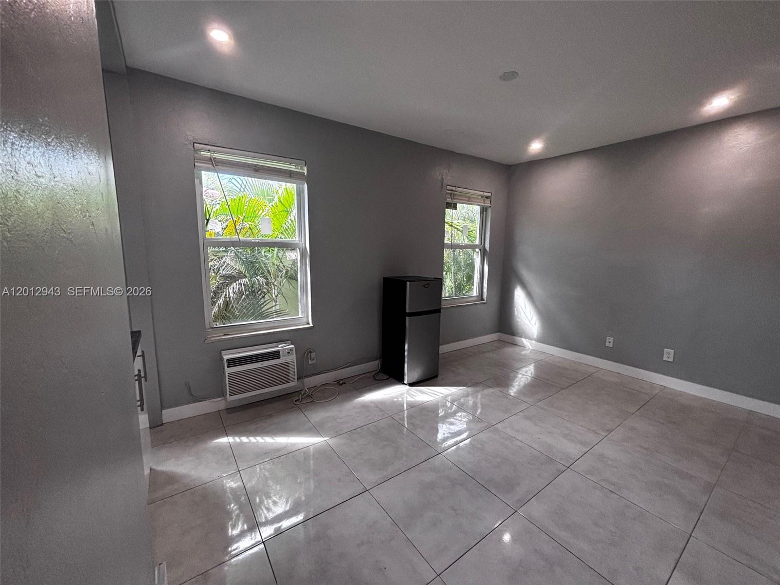 319 W 28th St 15