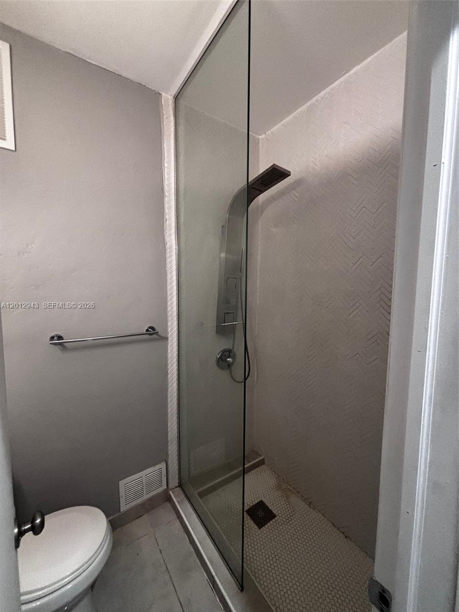 319 W 28th St 15