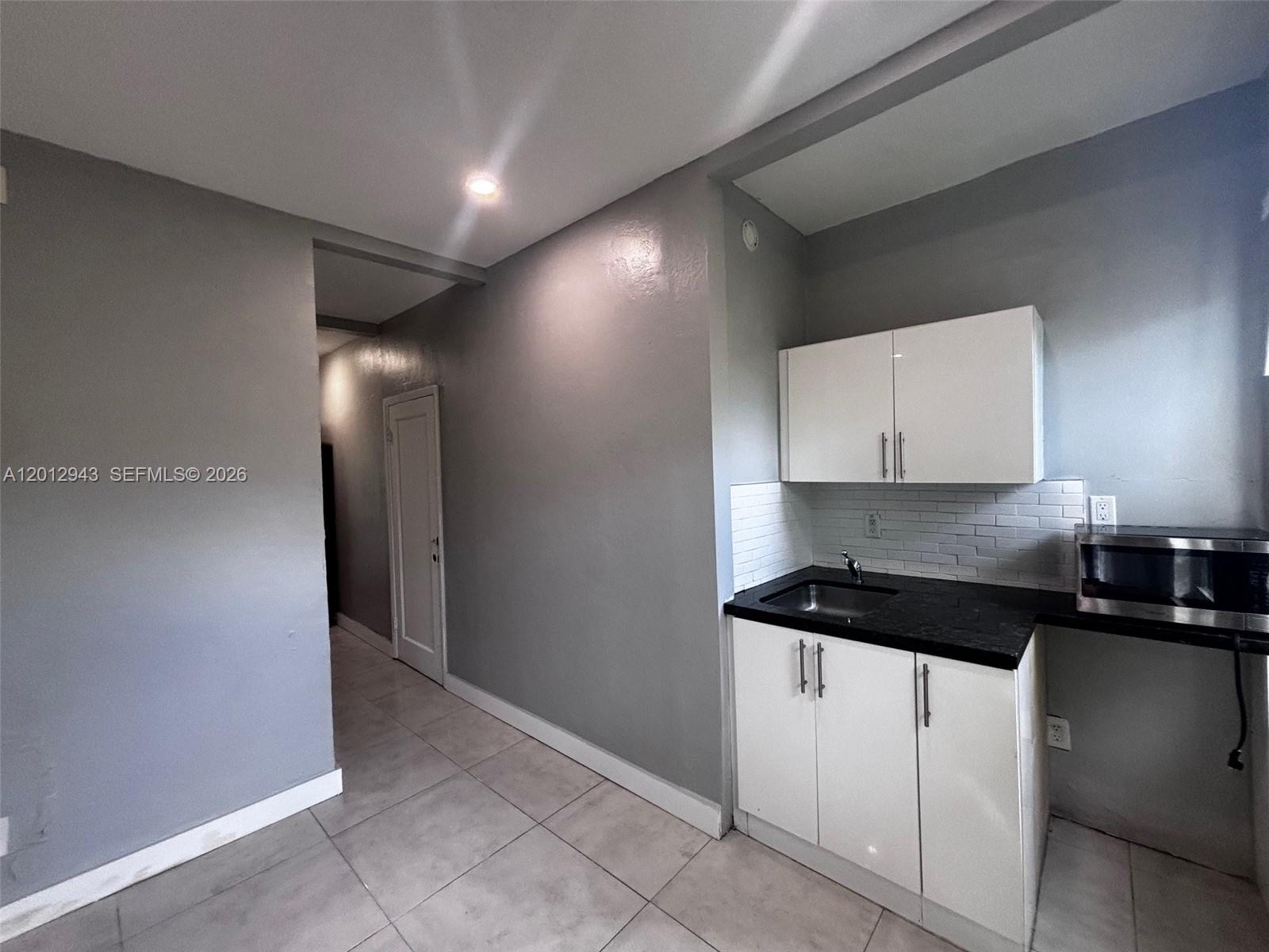 319 W 28th St 15