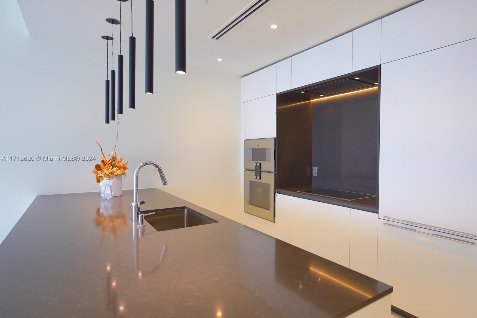 ASTON MARTIN RESIDENCES - Residential