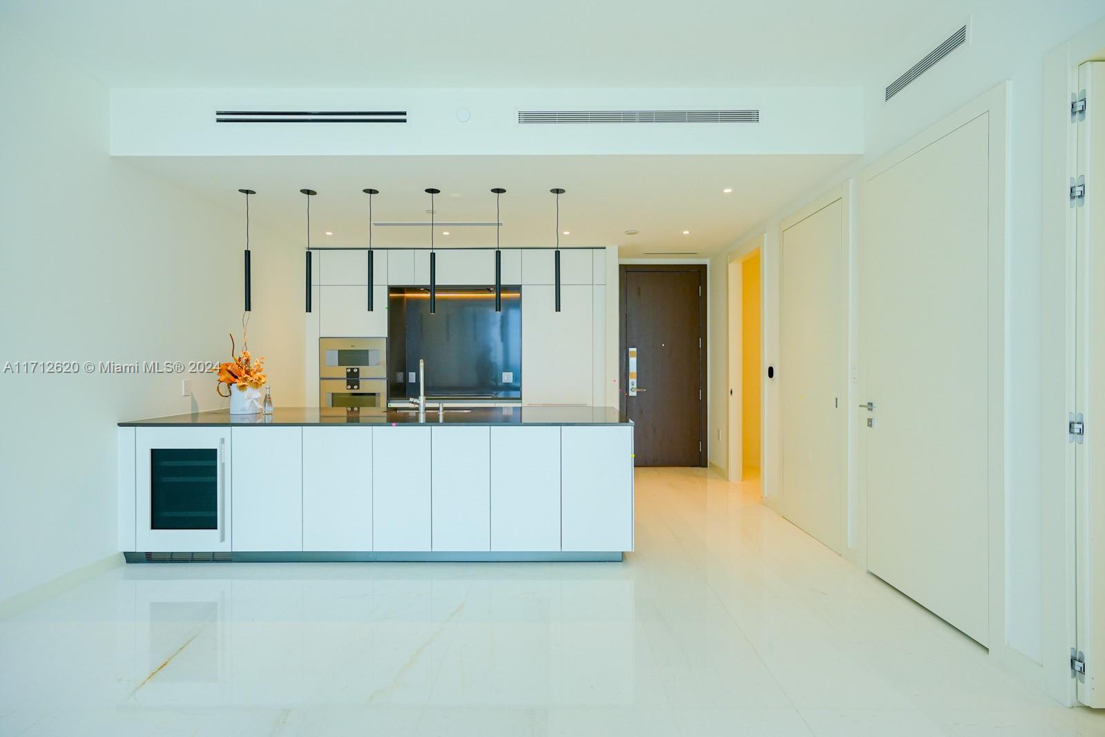 ASTON MARTIN RESIDENCES - Residential