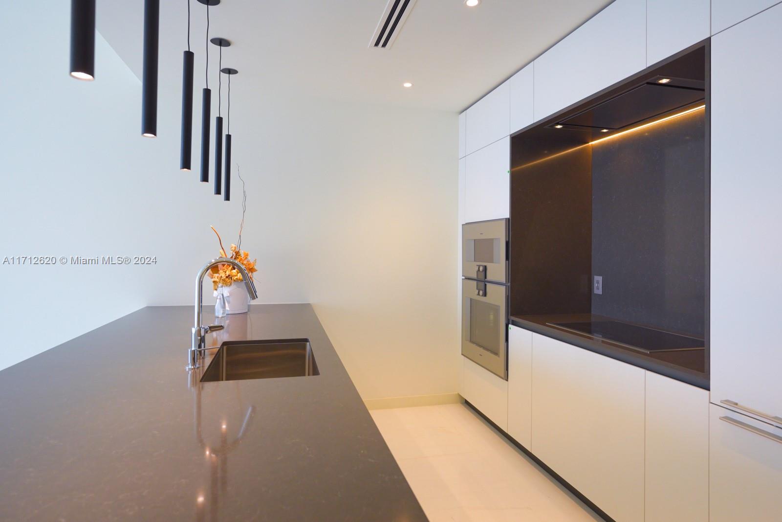 ASTON MARTIN RESIDENCES - Residential