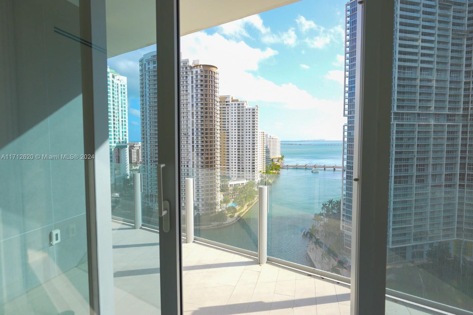 ASTON MARTIN RESIDENCES - Residential