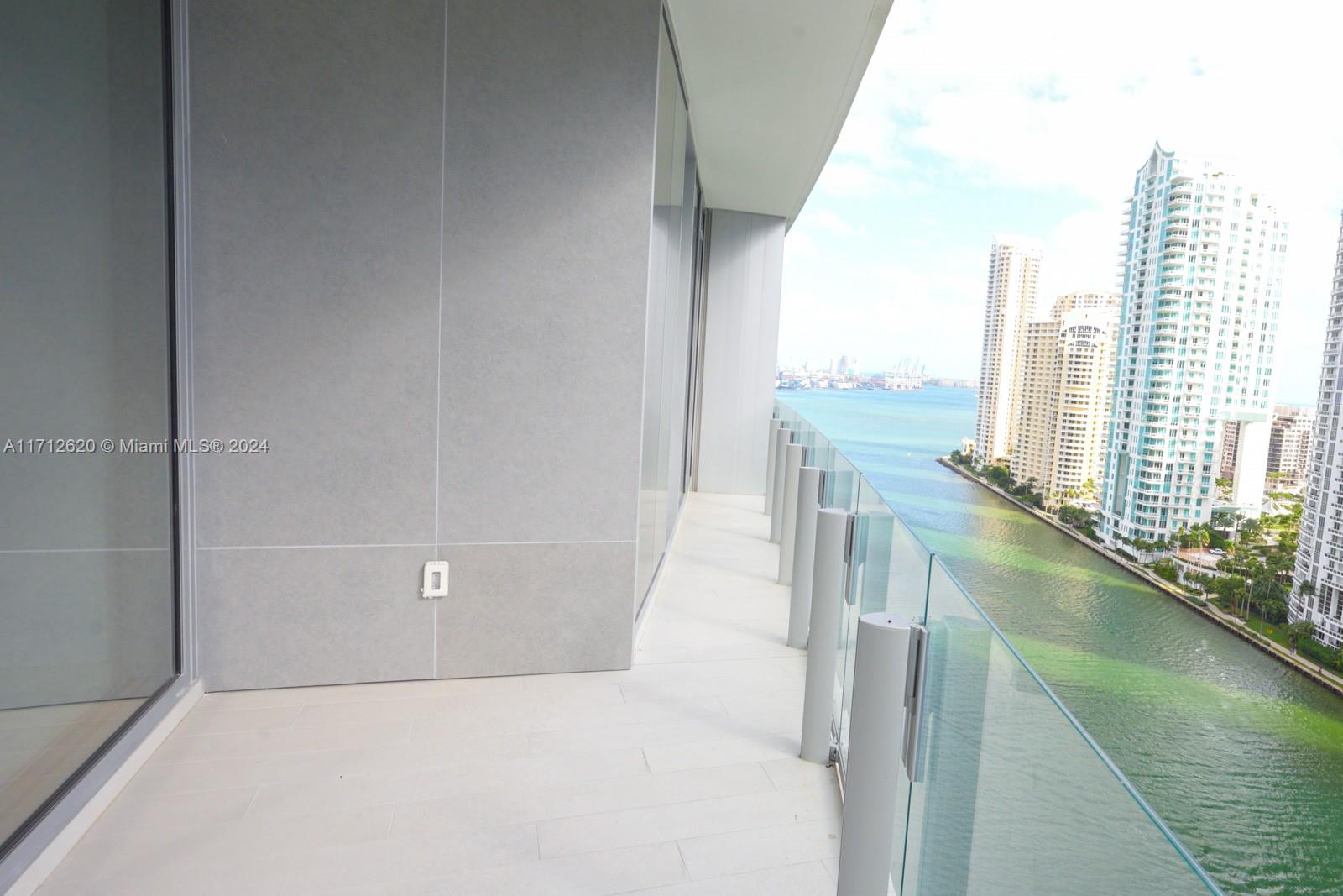 ASTON MARTIN RESIDENCES - Residential