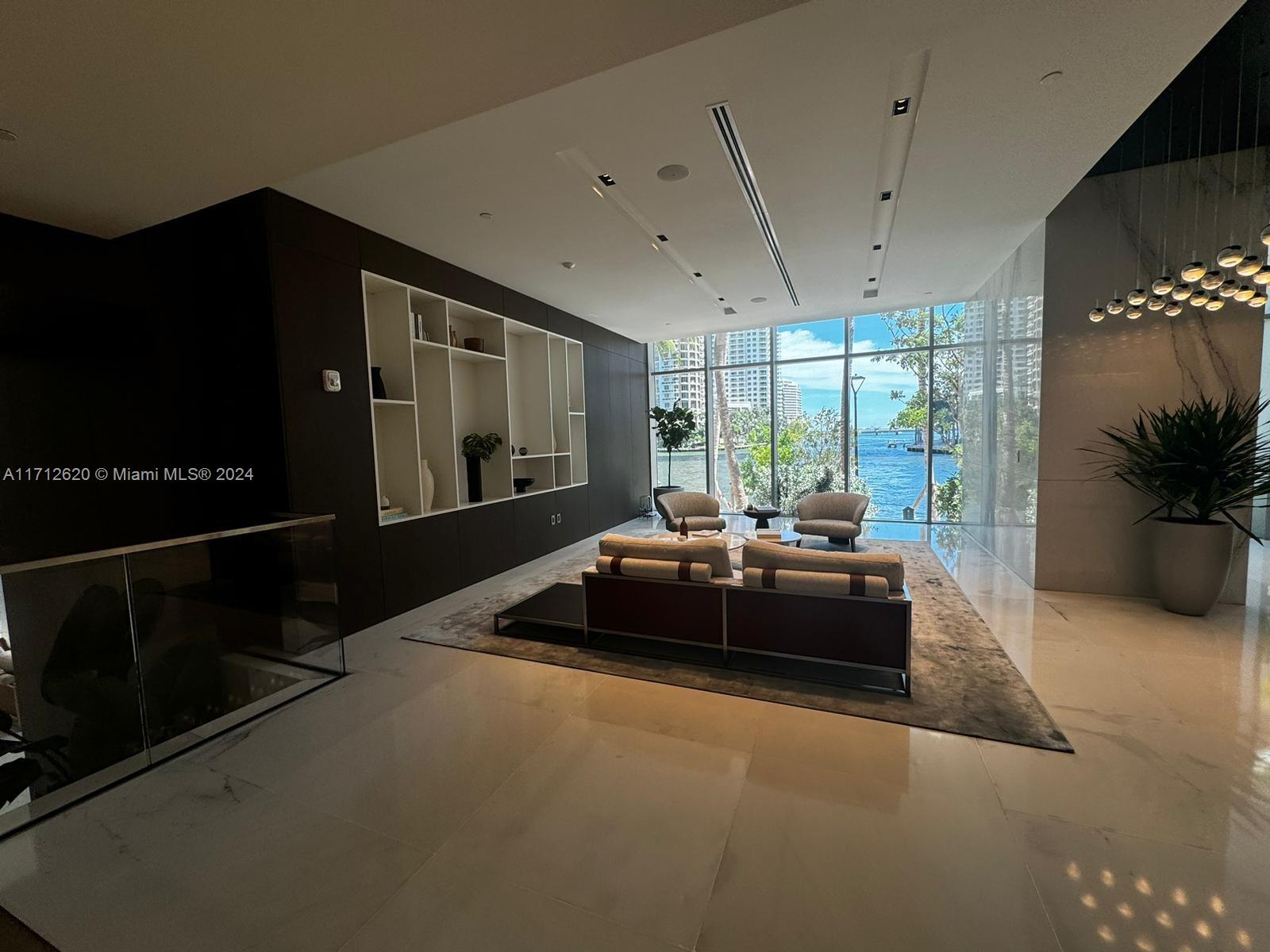 ASTON MARTIN RESIDENCES - Residential