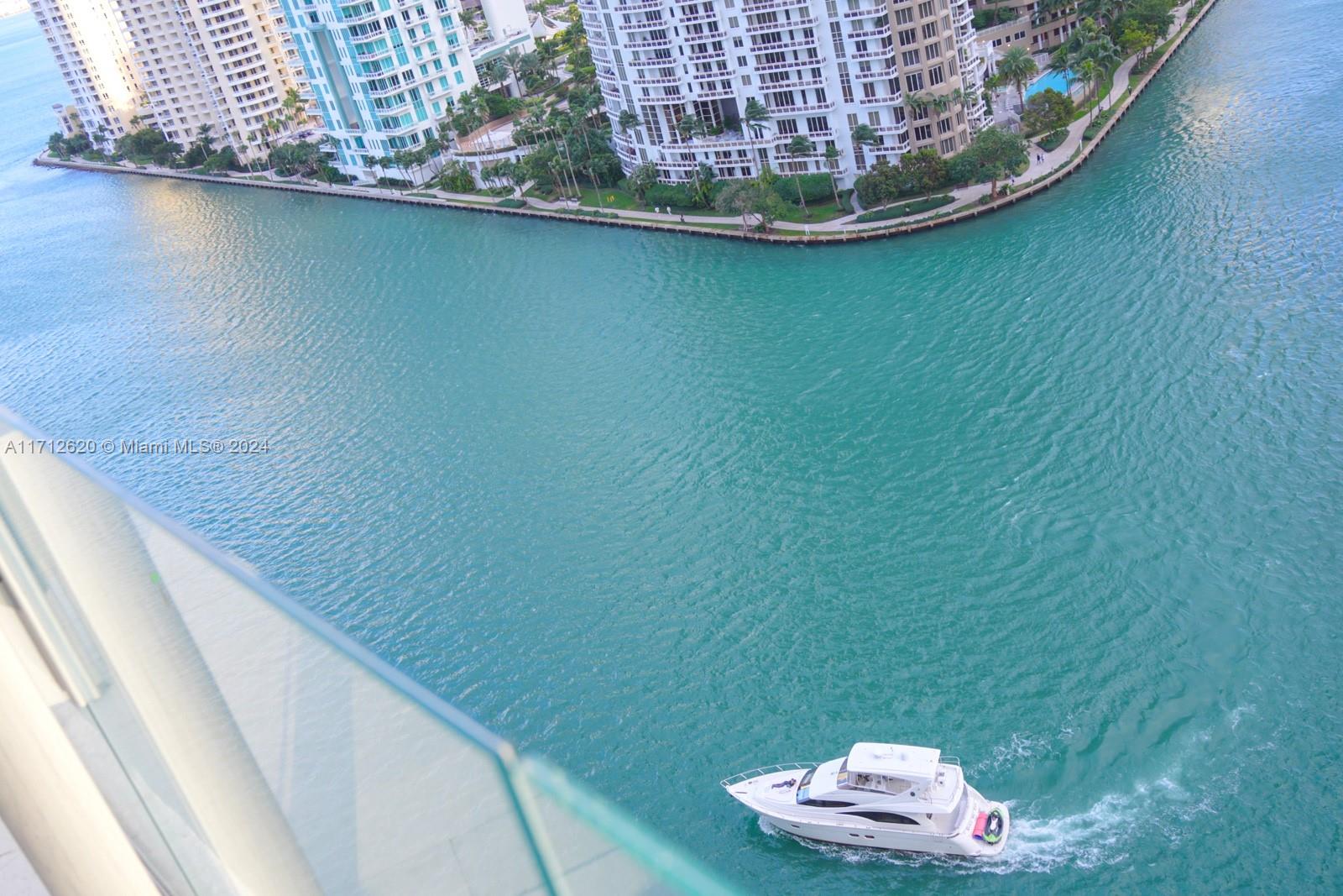 ASTON MARTIN RESIDENCES - Residential