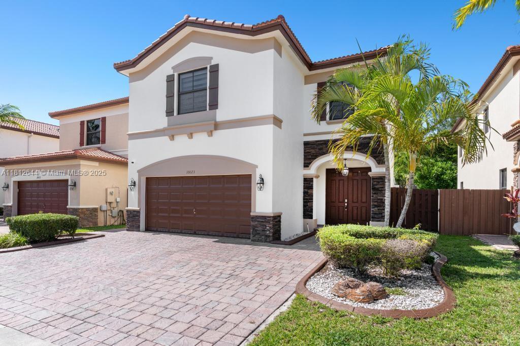10023 NW 89th Ter