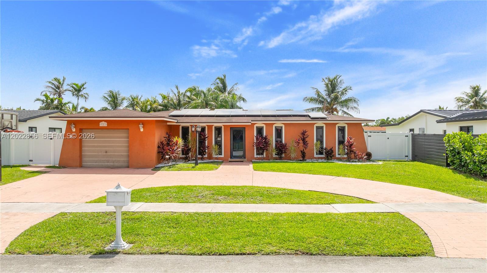 PASADENA LAKES SOUTH - Residential