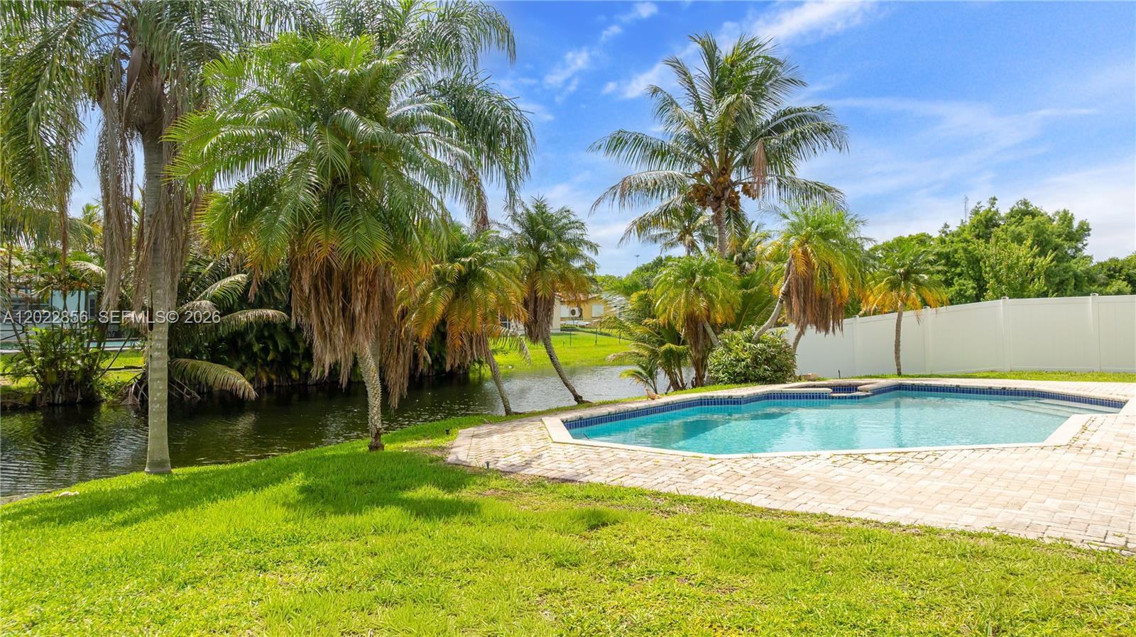 PASADENA LAKES SOUTH - Residential