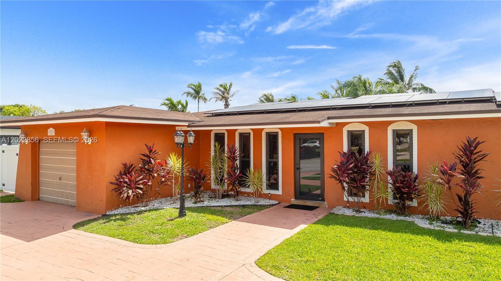 PASADENA LAKES SOUTH - Residential