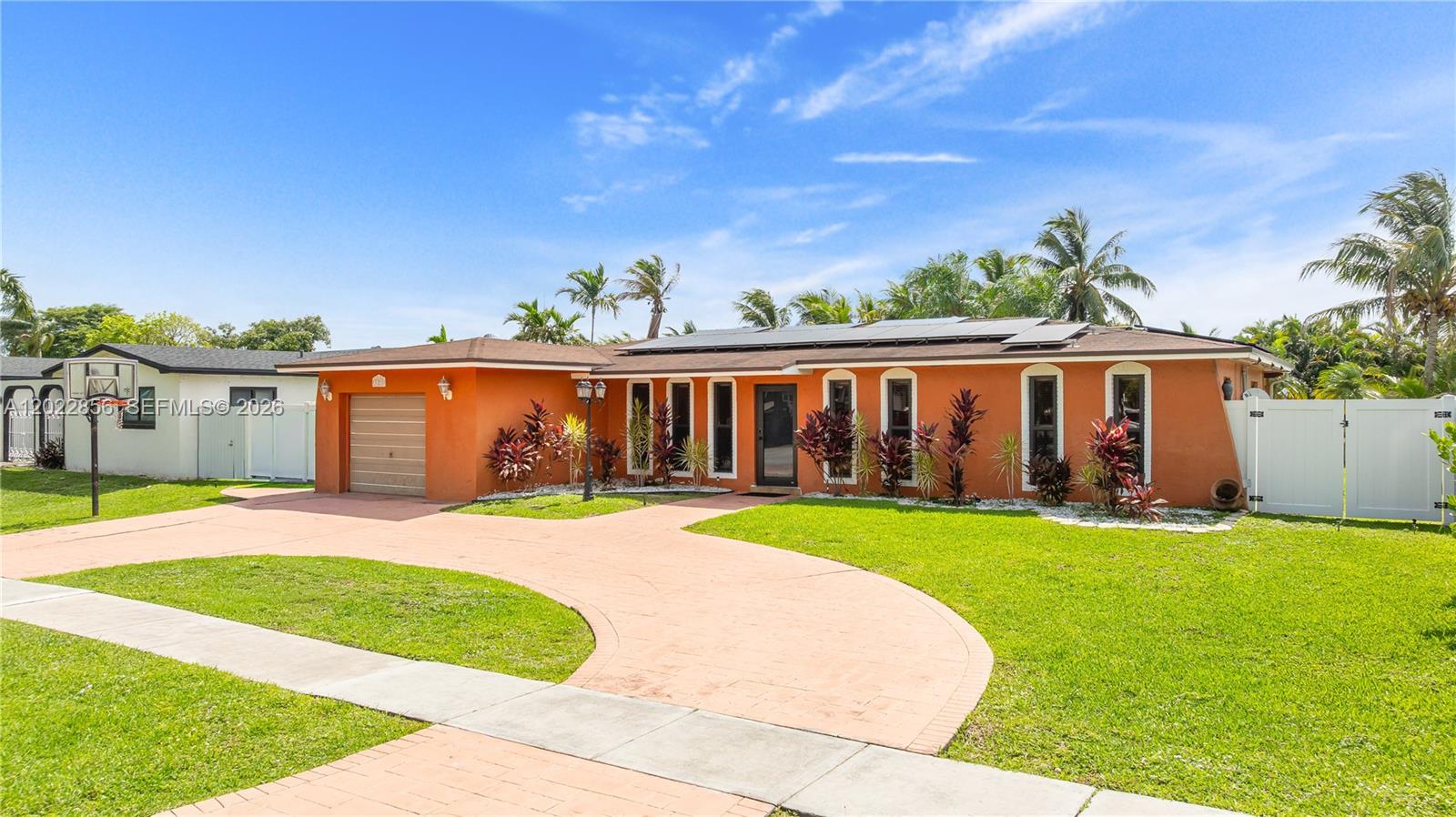 PASADENA LAKES SOUTH - Residential