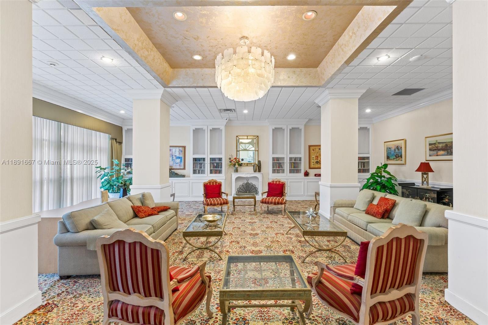 HALLMARK OF HOLLYWOOD CON - Residential