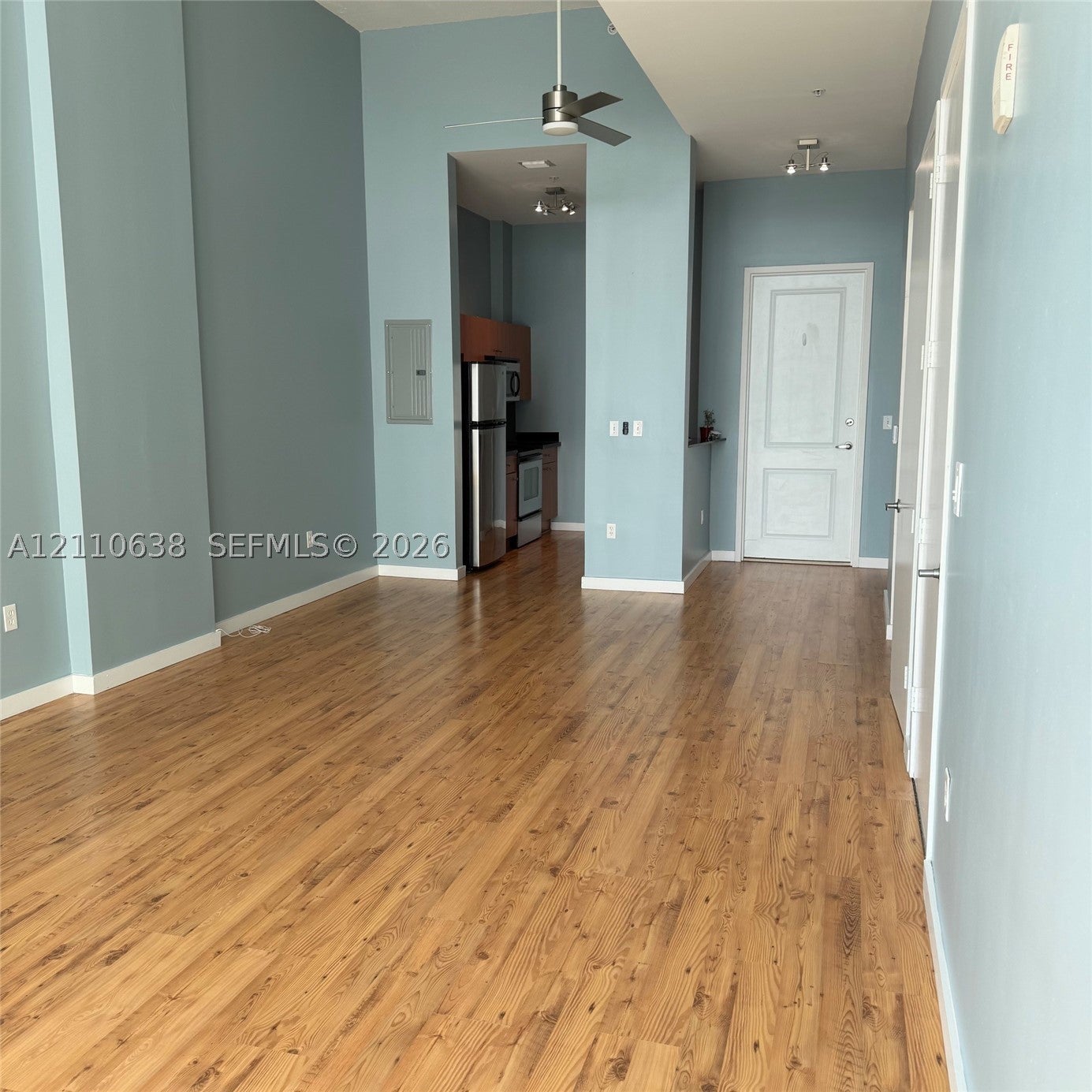 2200 NE 4th Ave PH01