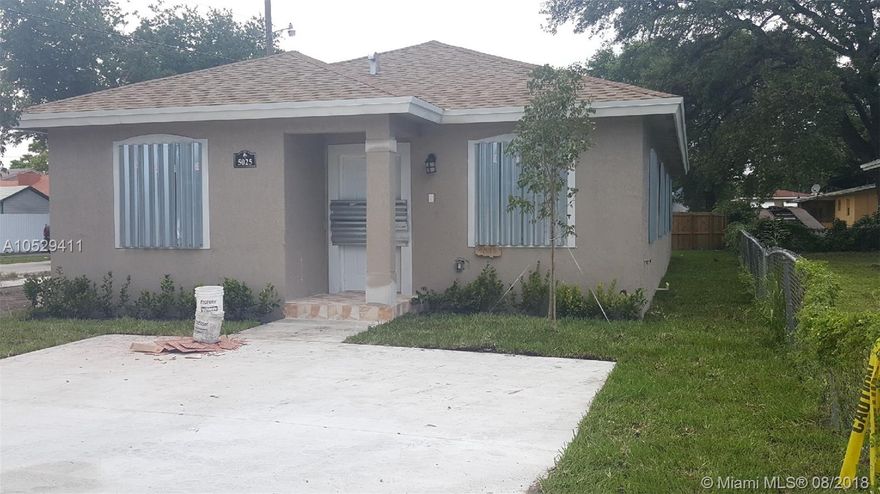 BRAND NEW CONST. MUST CLOSE W BUILDER TITLE COMPANY. NO ASSOCIATION. MANY MANY EXTRAS. CALL LA