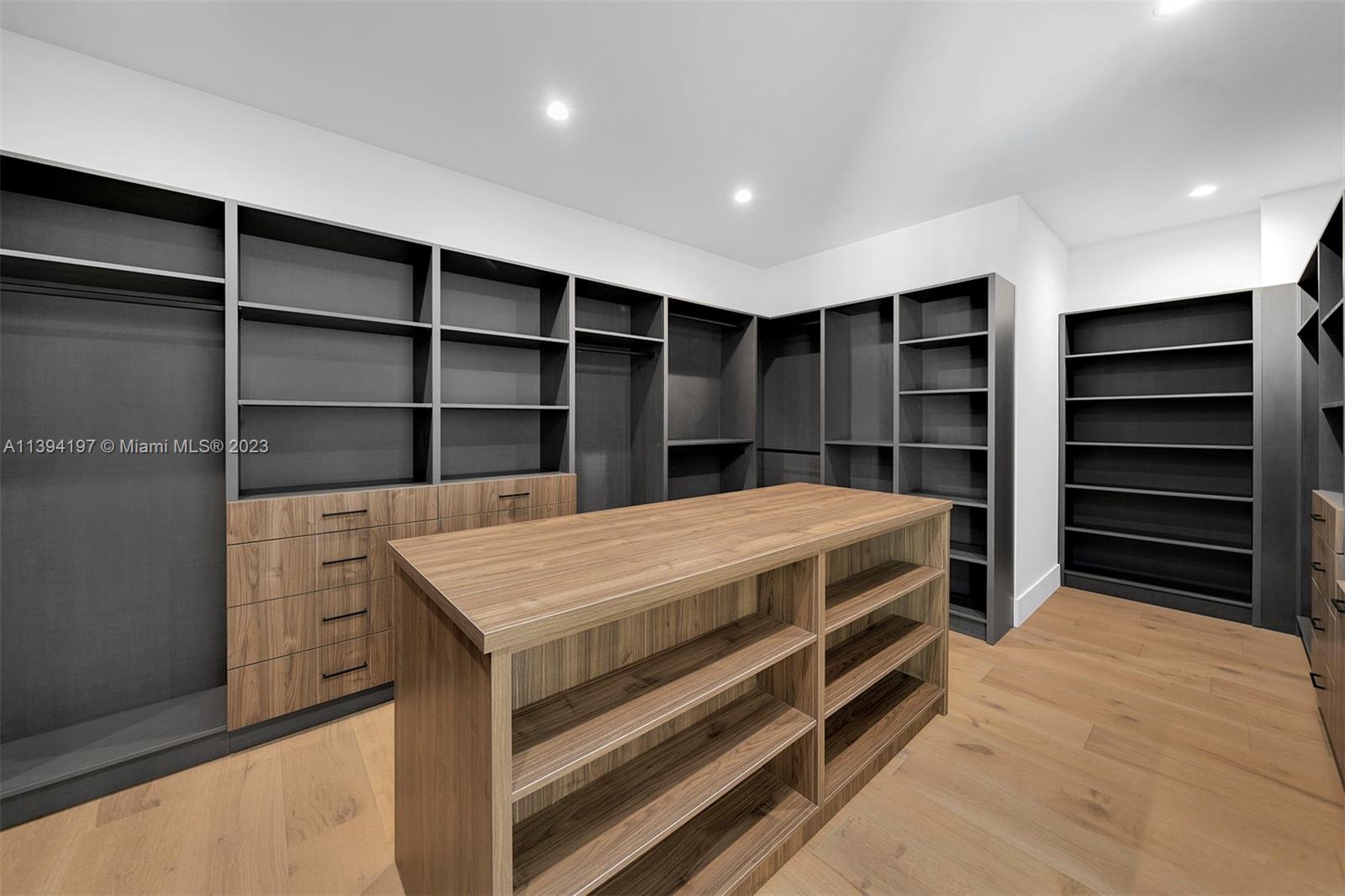 OLD CUTLER POINT - Residential