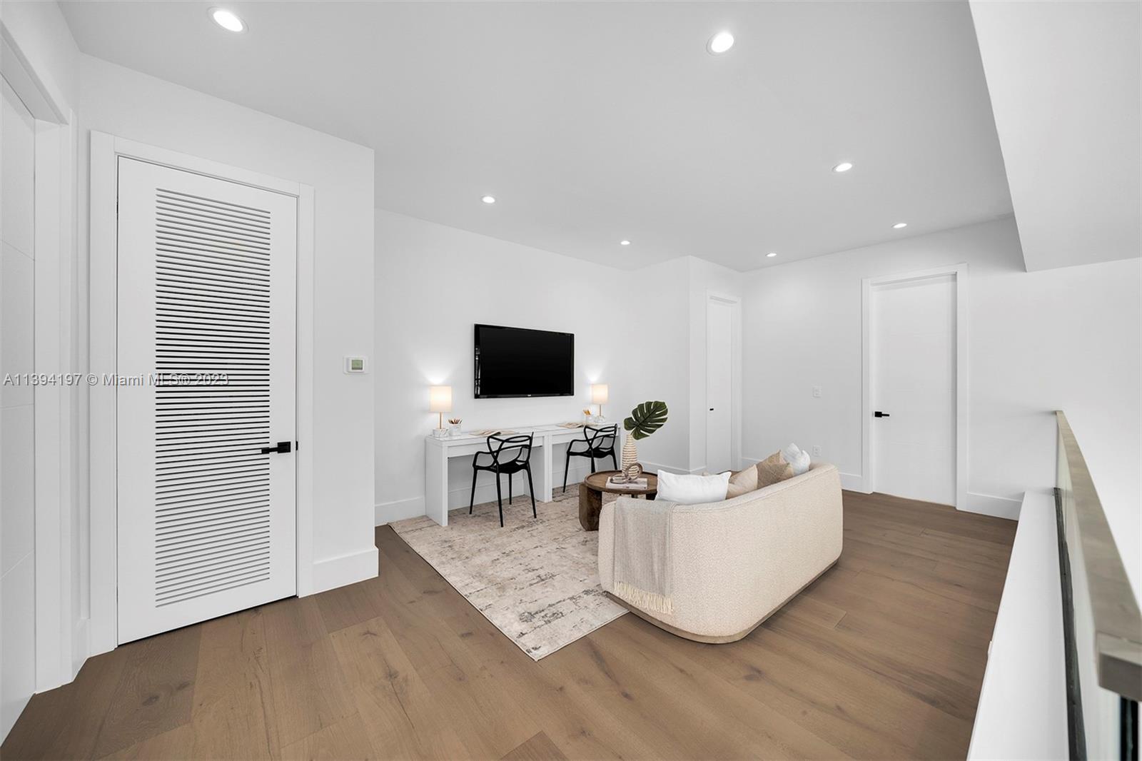 OLD CUTLER POINT - Residential