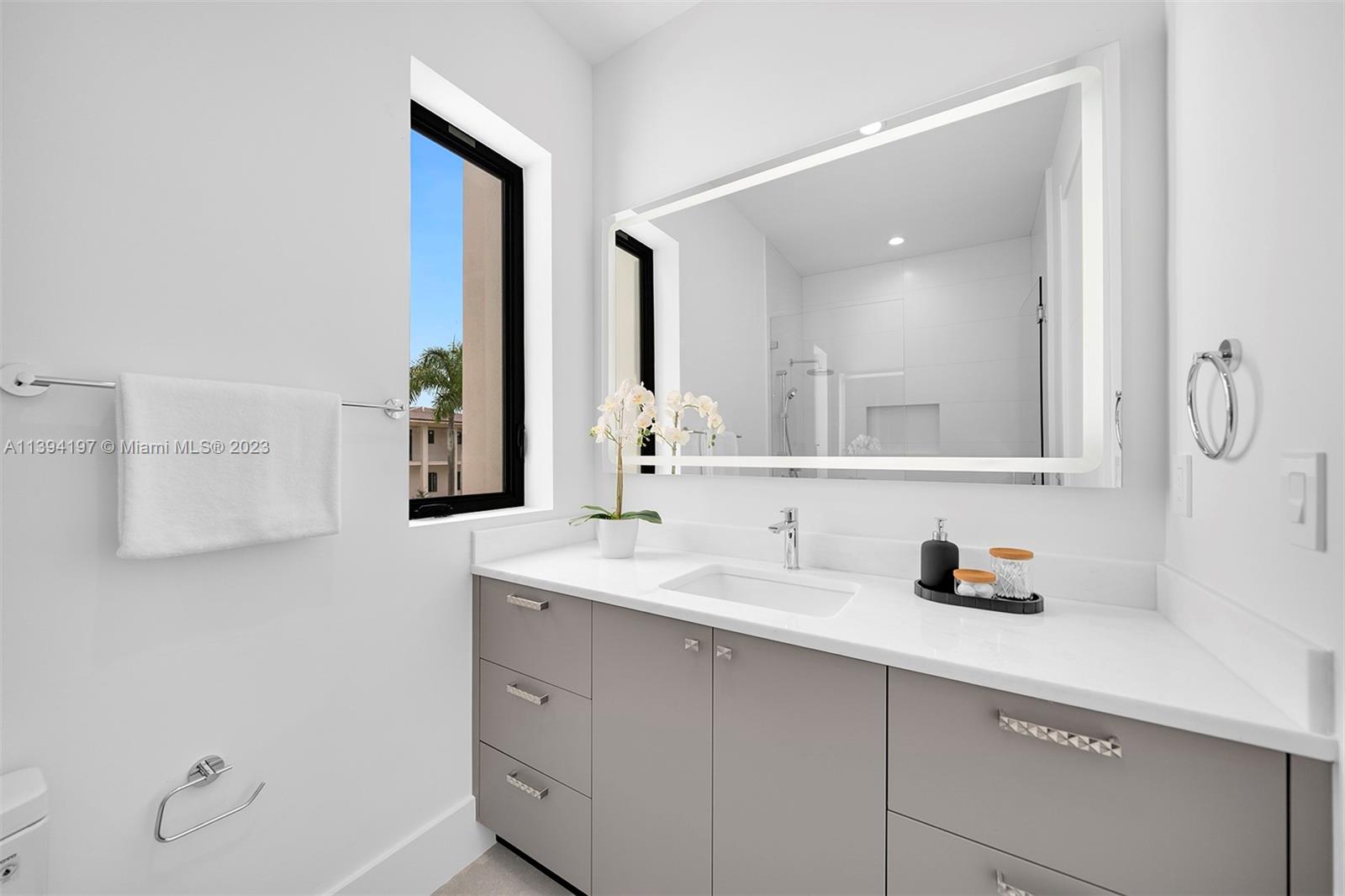 OLD CUTLER POINT - Residential