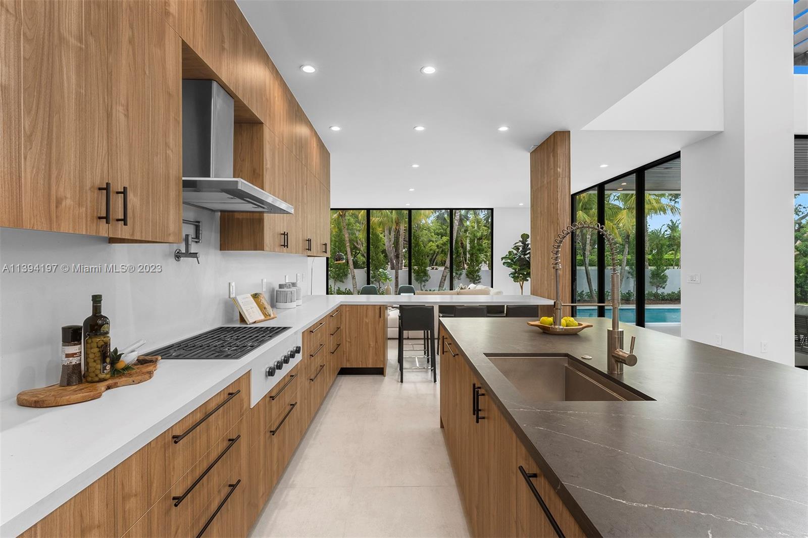 OLD CUTLER POINT - Residential